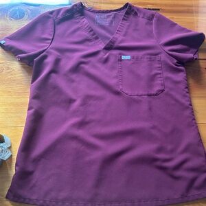 Maroon Figs top Medium women’s